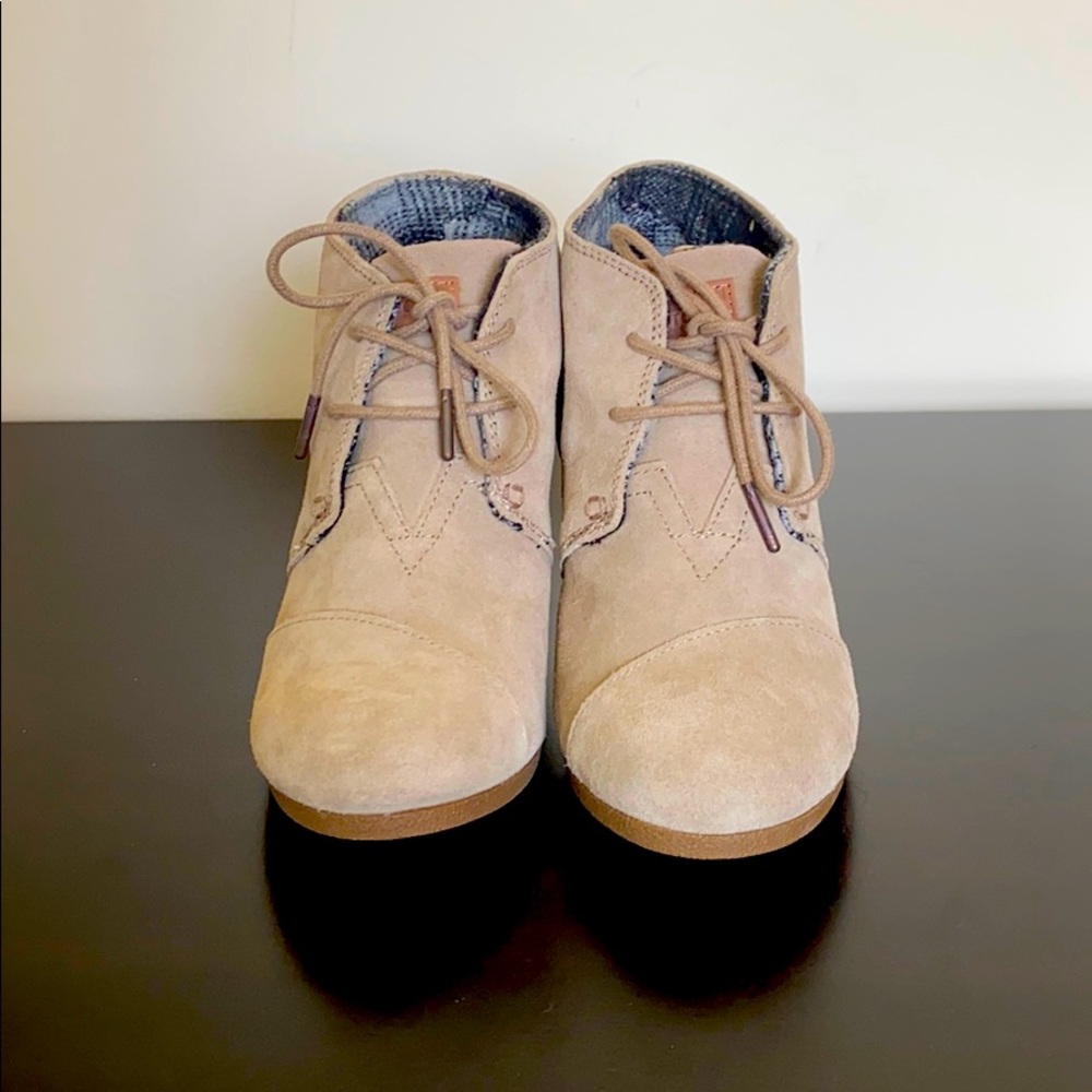 TOMS Desert Wedge Suede Booties